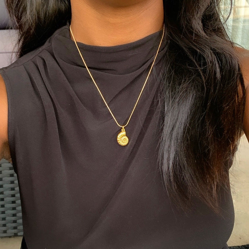 Gold shell necklace